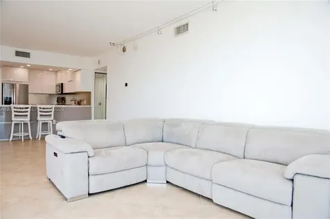 3675 N Country Club Drive Aventura FL 33180