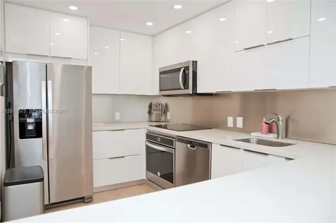 3675 N Country Club Drive Aventura FL 33180