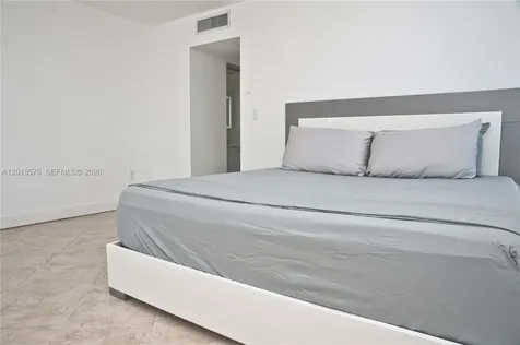 3675 N Country Club Drive Aventura FL 33180