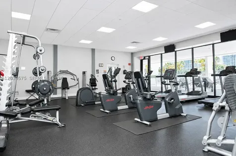 3675 N Country Club Drive Aventura FL 33180