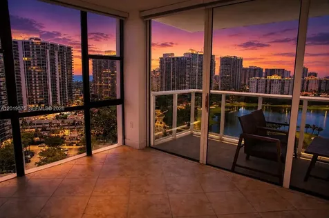 3675 N Country Club Drive Aventura FL 33180