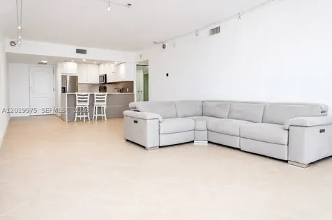 3675 N Country Club Drive Aventura FL 33180