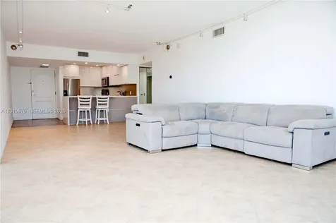 3675 N Country Club Drive Aventura FL 33180