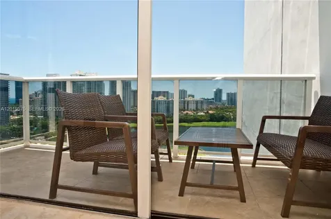 3675 N Country Club Drive Aventura FL 33180