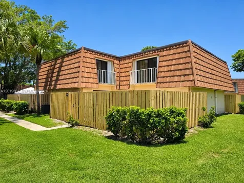 824 Blue Ridge Circle West Palm Beach FL 33409