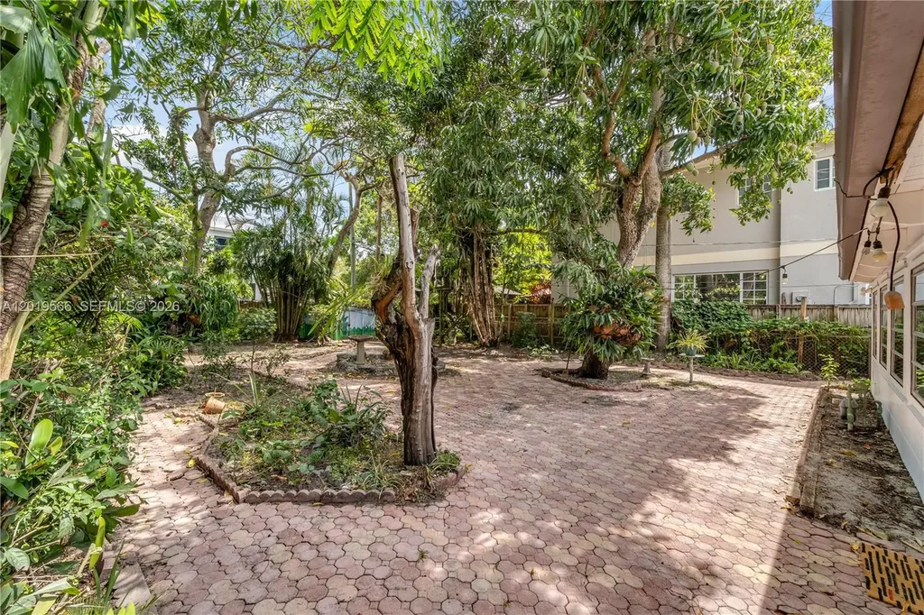 841 SW 11th Court Fort Lauderdale FL 33315