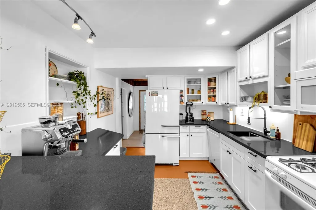 841 SW 11th Court Fort Lauderdale FL 33315