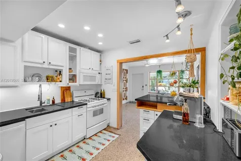 841 SW 11th Court Fort Lauderdale FL 33315