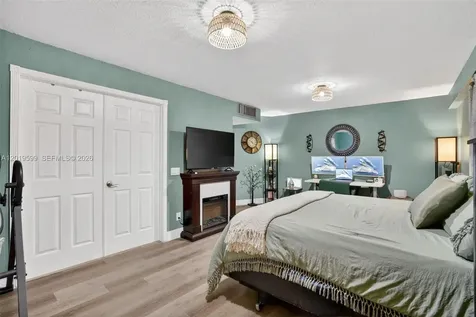 10750 S Golfview Drive Pembroke Pines FL 33026
