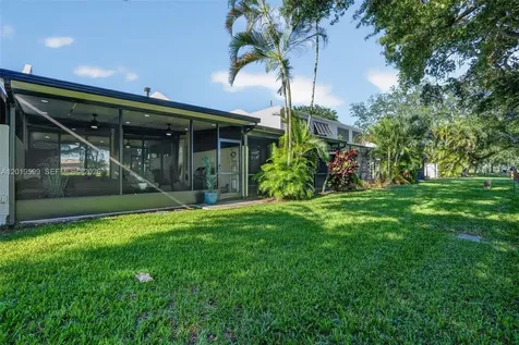 10750 S Golfview Drive Pembroke Pines FL 33026