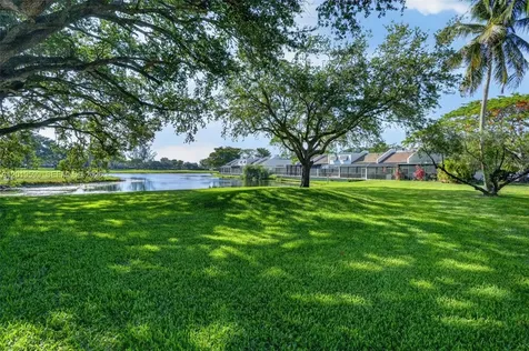 10750 S Golfview Drive Pembroke Pines FL 33026