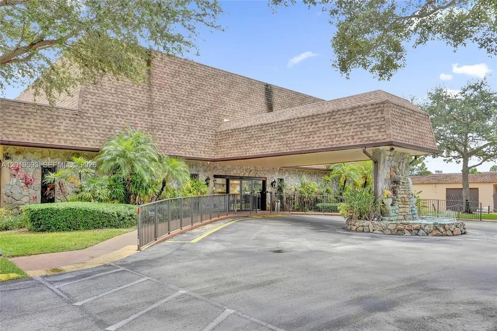 123 Briarwood Circle Hollywood FL 33024