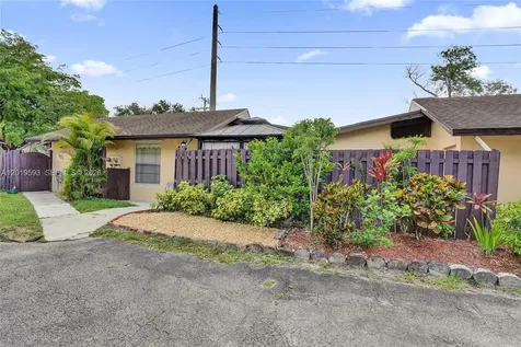 123 Briarwood Circle Hollywood FL 33024