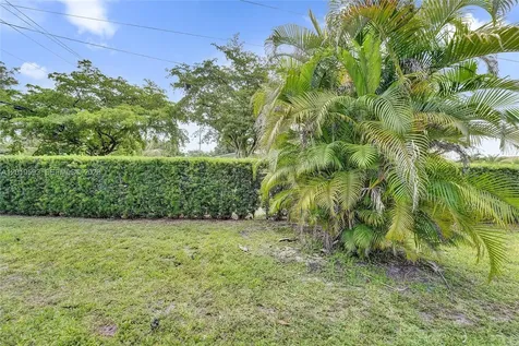 123 Briarwood Circle Hollywood FL 33024