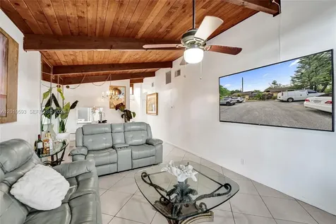 123 Briarwood Circle Hollywood FL 33024