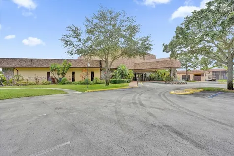 123 Briarwood Circle Hollywood FL 33024