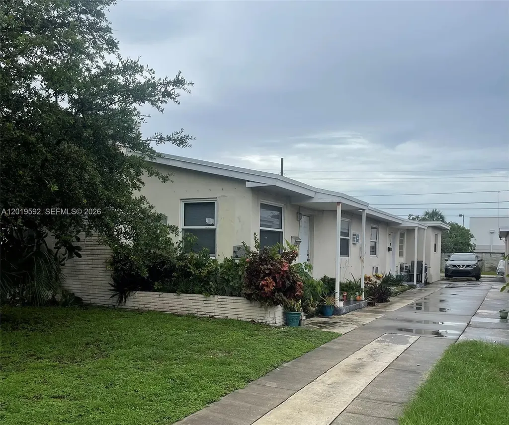 1711 Thomas Street Hollywood FL 33020