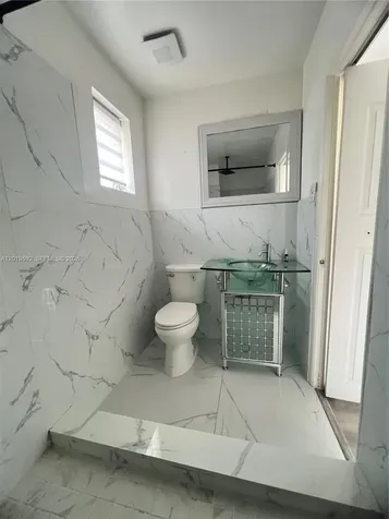 1711 Thomas Street Hollywood FL 33020