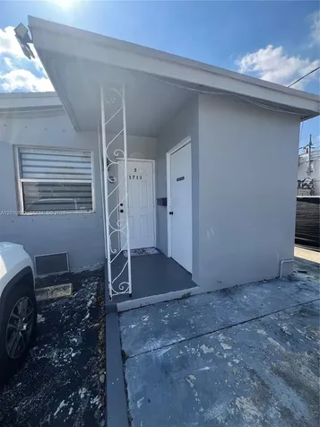 1711 Thomas Street Hollywood FL 33020