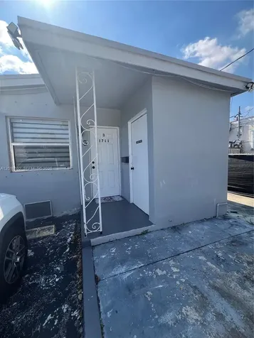 1711 Thomas Street Hollywood FL 33020