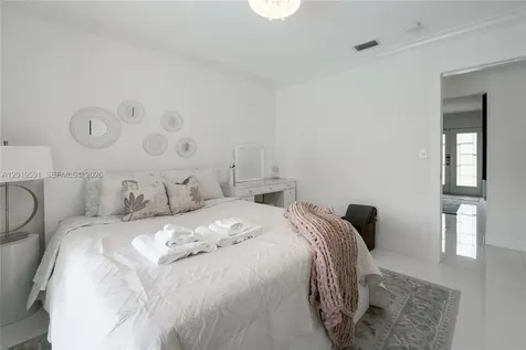 1465 NE 53rd Street Fort Lauderdale FL 33334