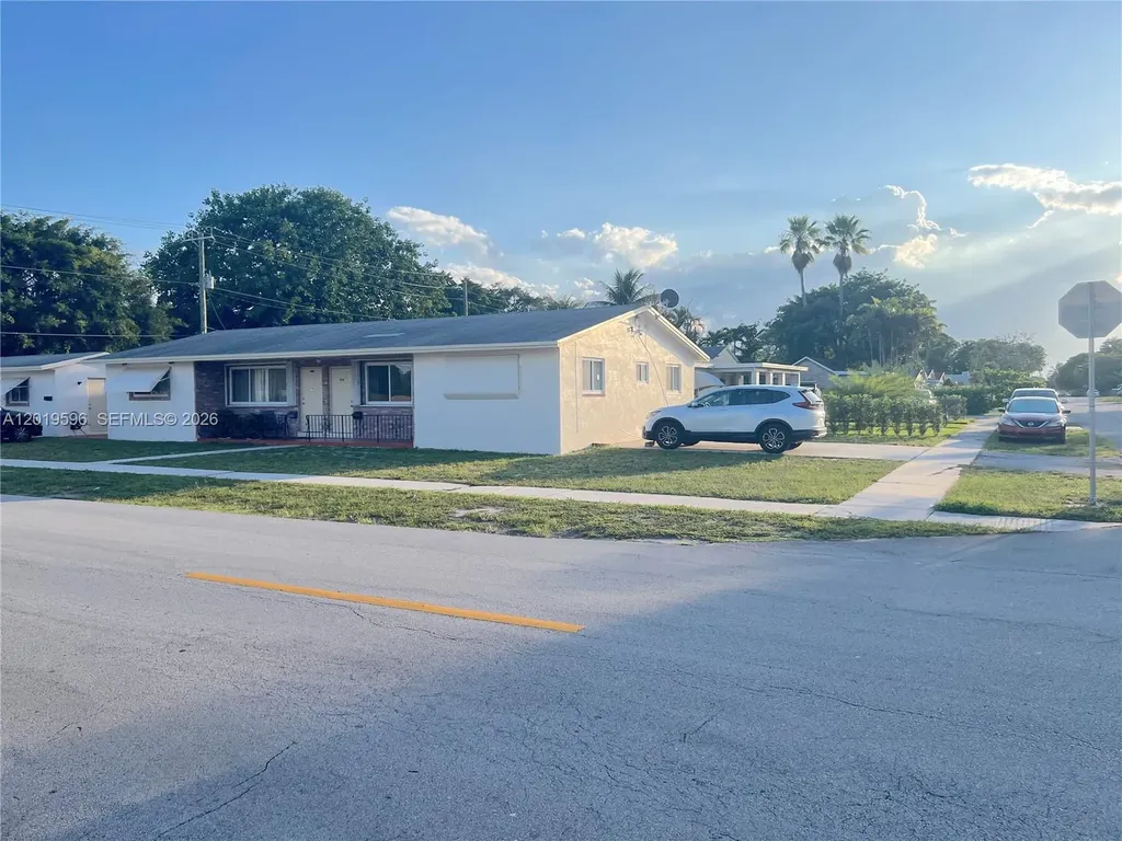 1826 N 22nd Avenue Hollywood FL 33020