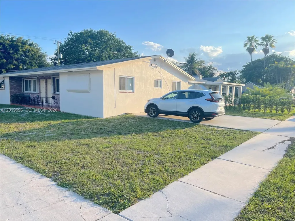 1826 N 22nd Avenue Hollywood FL 33020