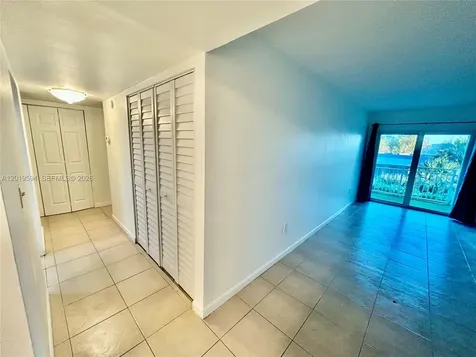 9375 Fontainebleau Boulevard Miami FL 33172