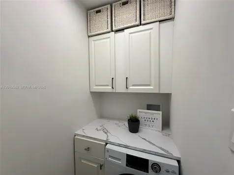 1471 NE 170th Street North Miami Beach FL 33162
