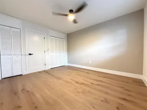 1471 NE 170th Street North Miami Beach FL 33162