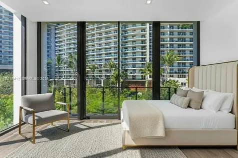 1525 Bay Road Miami Beach FL 33139