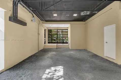 1525 Bay Road Miami Beach FL 33139