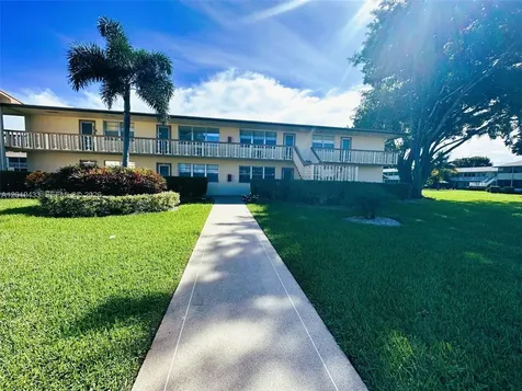 70 Dorchester D West Palm Beach FL 33417