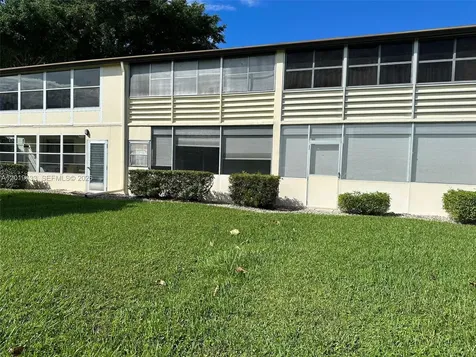 70 Dorchester D West Palm Beach FL 33417
