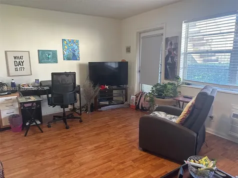 70 Dorchester D West Palm Beach FL 33417