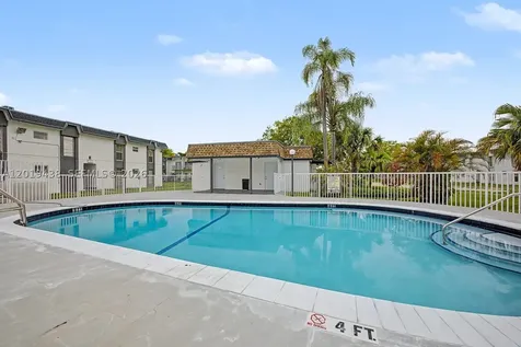 7256 SW 94th Place Miami FL 33173