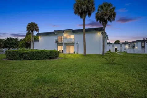 7256 SW 94th Place Miami FL 33173