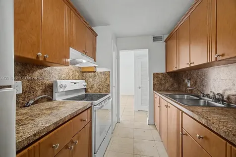 7256 SW 94th Place Miami FL 33173