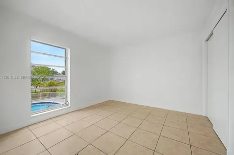 7256 SW 94th Place Miami FL 33173
