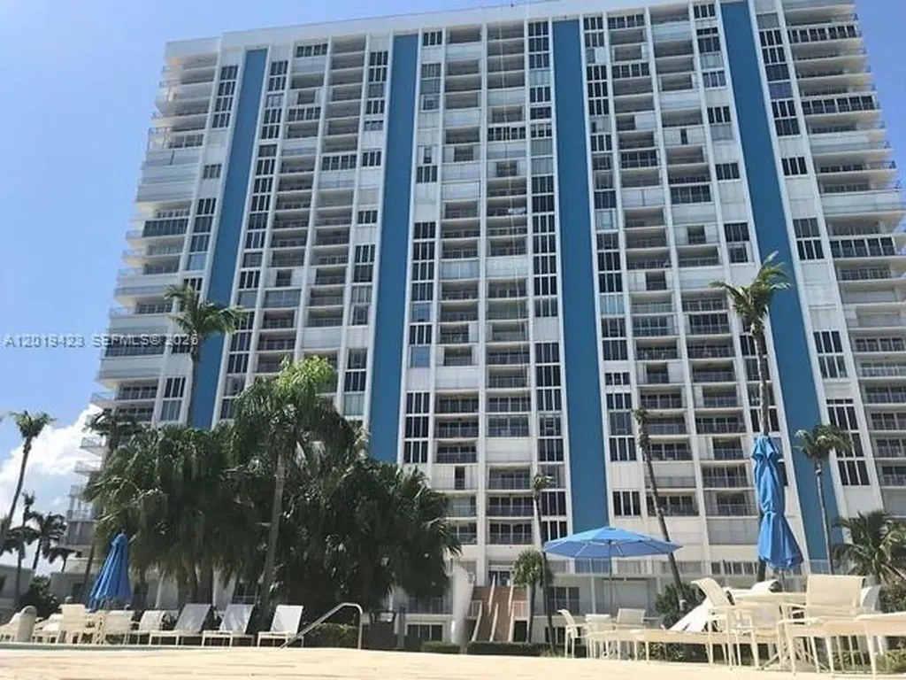 881 Ocean Drive Key Biscayne FL 33149