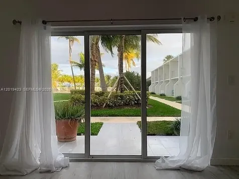 881 Ocean Drive Key Biscayne FL 33149