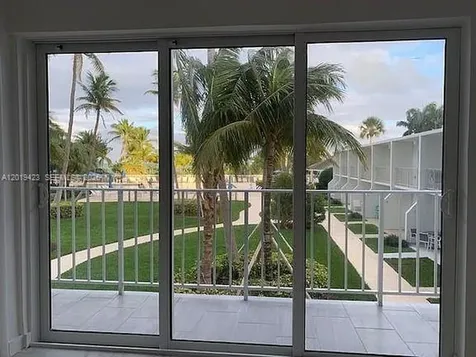 881 Ocean Drive Key Biscayne FL 33149