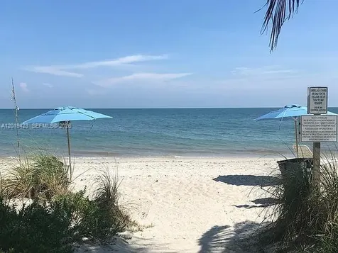 881 Ocean Drive Key Biscayne FL 33149