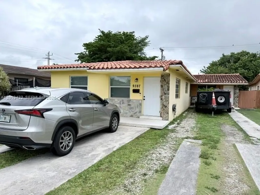 9385-9387 SW 37th Street Miami FL 33165