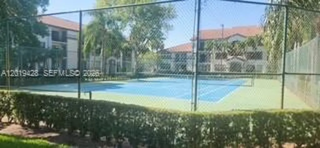 610 S Park Road Hollywood FL 33014