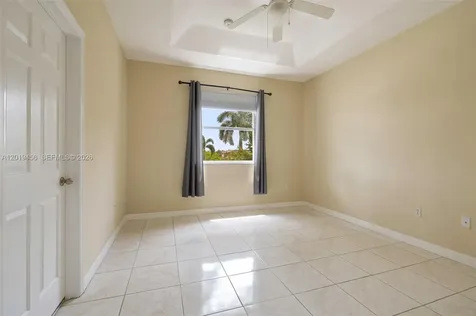 22280 SW 93rd Place Cutler Bay FL 33190