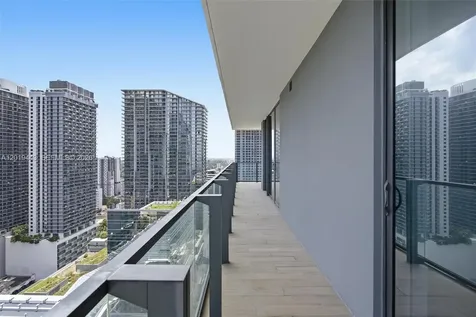 68 SE 6th Street Miami FL 33131