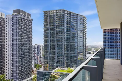68 SE 6th Street Miami FL 33131