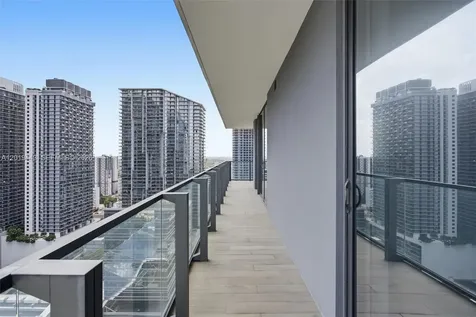 68 SE 6th Street Miami FL 33131