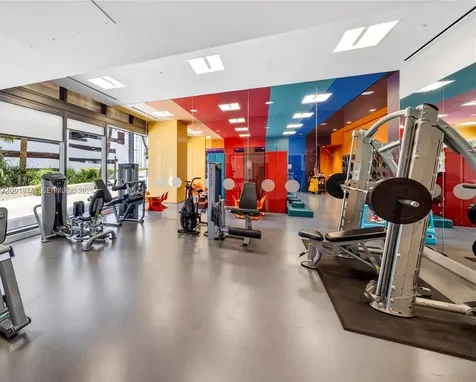 68 SE 6th Street Miami FL 33131